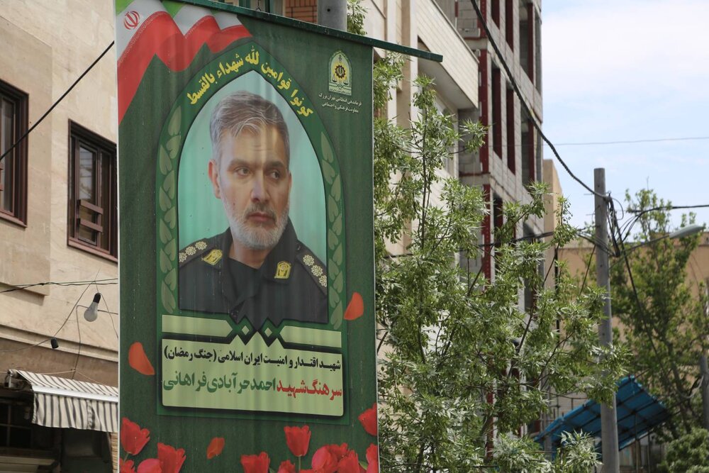 دیدار شهردار منطقه ۱۰ با خانواده‌های معظم شهدای «جنگ رمضان»