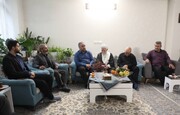 تکریم خانواده‌ای که تمام دارایی‌اش را فدای ایران کرد