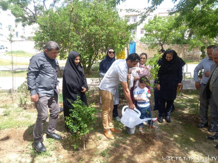 کاشت نهال به نام نوزادان تازه متولد شده منطقه ۲۲