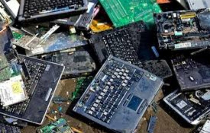 ثبت درخواست جمع‌آوری پسماندهای خطرناک در منطقه ۶ تنها از طریق اپلیکیشن شهرزاد/ طرح ویژه جمع‌آوری مانیتور، باتری و لاستیک‌های فرسوده در سامانه نوماند