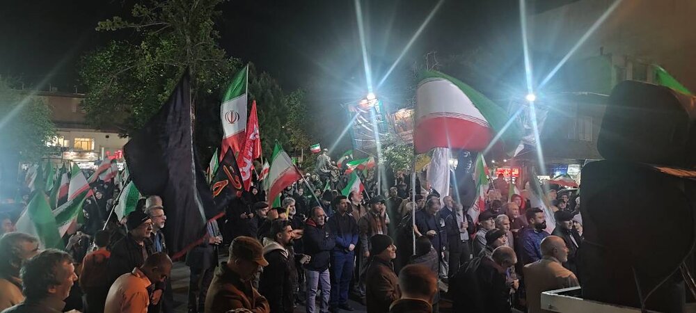 حضور پرشور شهروندان در سه نقطه محوری منطقه ۱۰؛ «دفاع بیدریغ از خاک ایران» در میدانهای شهر