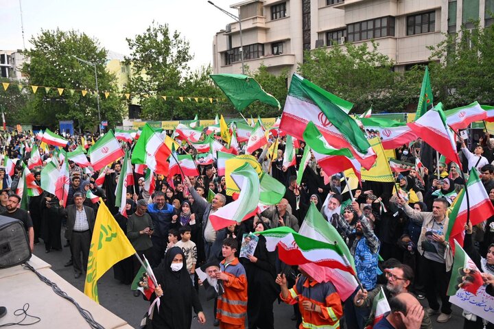 شهرداری منطقه یک با یکی از بزرگترین پردیس‌های فرهنگی و هنری، در اجتماع امام رضایی‌ها حضور یافت