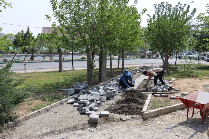 مناسب سازی و بهسازی ۲۰۰۰ مترمربع از معابر بوستان شکوفه و بازسازی آلاچیق‌ها در منطقه ۱۹