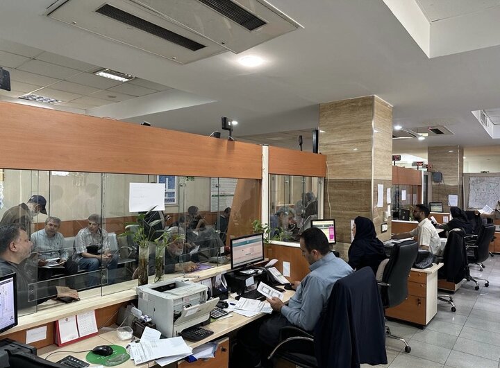 توزیع ۱۶۴ هزار قبض عوارض پسماند و نوسازی در منطقه ۷