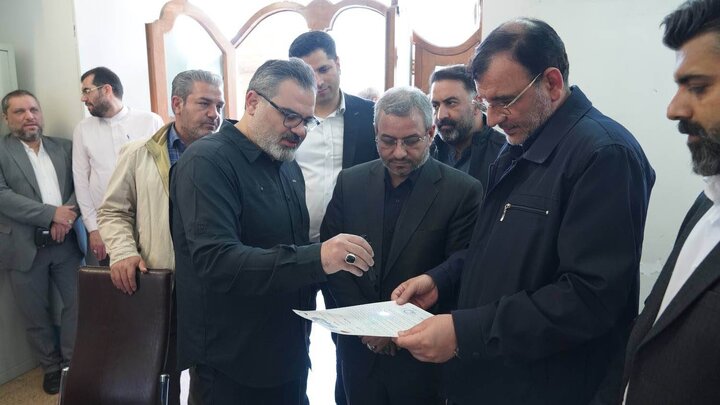 بازدید مدیرعامل صندوق ذخیره کارکنان شهرداری تهران از فرآیند توزیع گواهی‌های توکن طرح مسکن بهشت