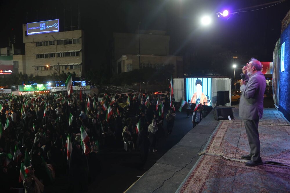 ملت ایران با هدایت رهبری پرچمدار مبارزه با استکبار است