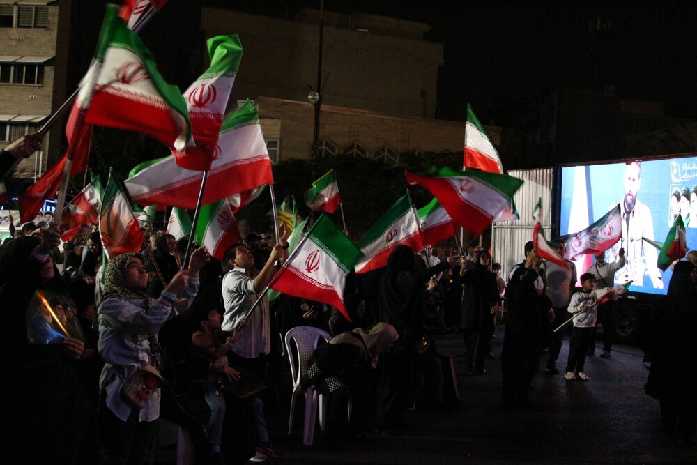ملت ایران با هدایت رهبری پرچمدار مبارزه با استکبار است