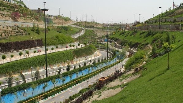 عملیات رفع خطر و بهسازی درب چاه‌های آب بوستان جوانمردان اجرا شد