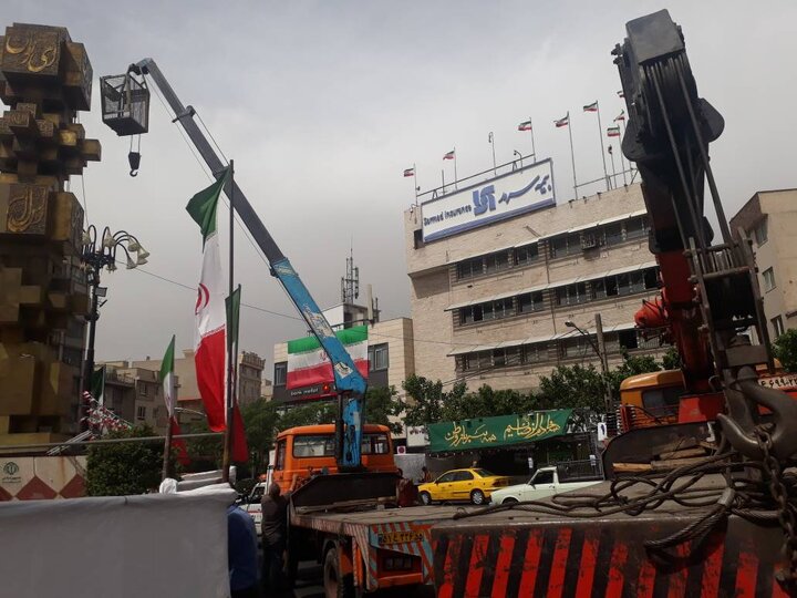 حک نام تمامی شهدای تهران در جنگ رمضان بر المان میدان