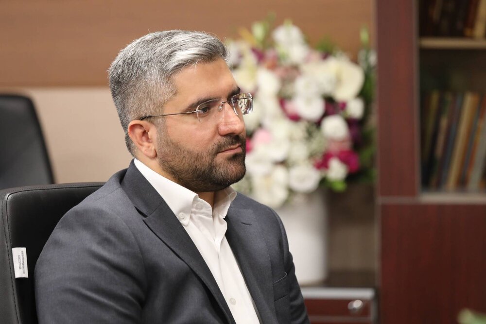 قدردانی فرهنگیان از شهردار تهران برای بازسازی مدارس آسیب‌دیده جنگ تحمیلی سوم