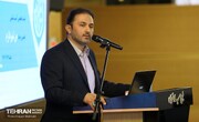 باید در مورد این حضور زیاد بنویسیم