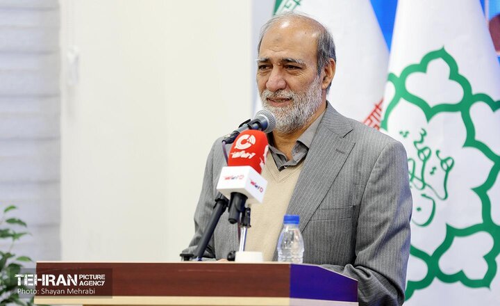حضور فروزنده معاون شهردار تهران در اجتماع شبانه میدان جمهوری اسلامی