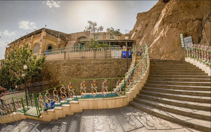 گذر گردشگری بی‌بی شهربانو نورباران شد