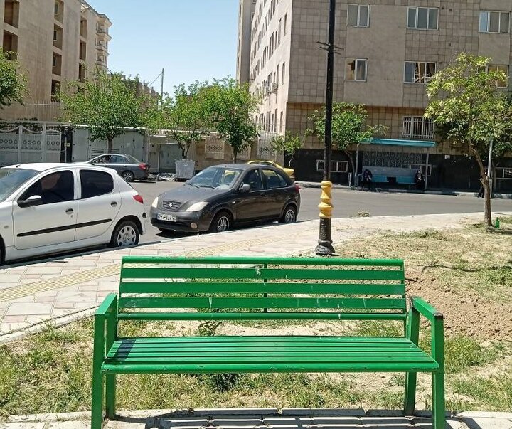 تجهیز و ایمن سازی فضاهای سبز محلات کم برخوردار منطقه ۴