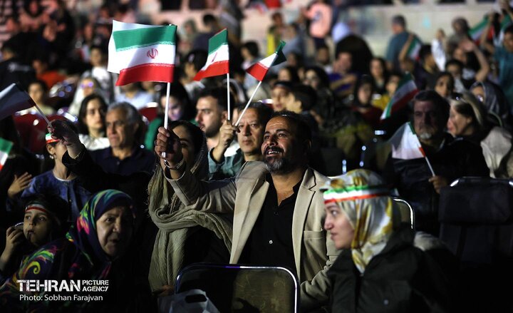 وحدت و انسجام حول محور رهبری و روحیه ایثارگری رمز پیروزی ما بود