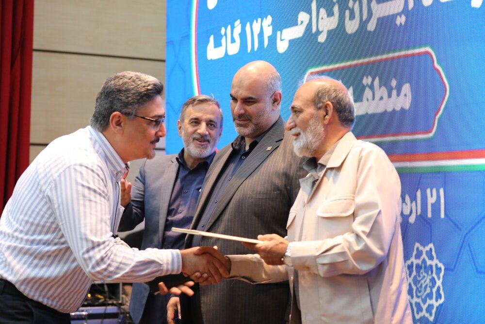 ۹۵درصد تعمیرات جزیی ساختمان‌های آسیب‌دیده به اتمام رسیده است/ قرارگاه مردمی ایران پشتیبان قوی برای مدیریت شهری است
