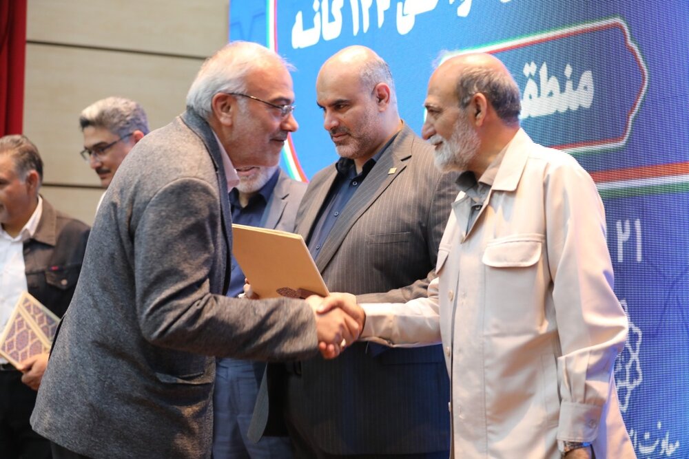 ۹۵درصد تعمیرات جزیی ساختمان‌های آسیب‌دیده به اتمام رسیده است/ قرارگاه مردمی ایران پشتیبان قوی برای مدیریت شهری است