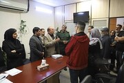 توزیع کارت‌های رفاهی و بن‌ شهروند میان خانواده‌های آسیب‌دیده از جنگ در منطقه ۱۶