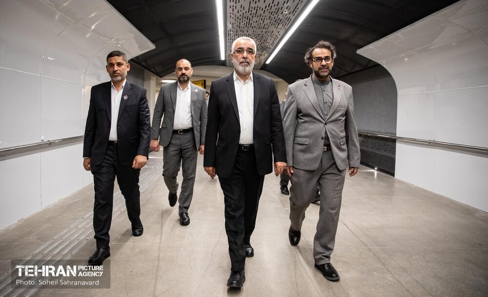 دیدار شهردار تهران با تولیت آستان علوی