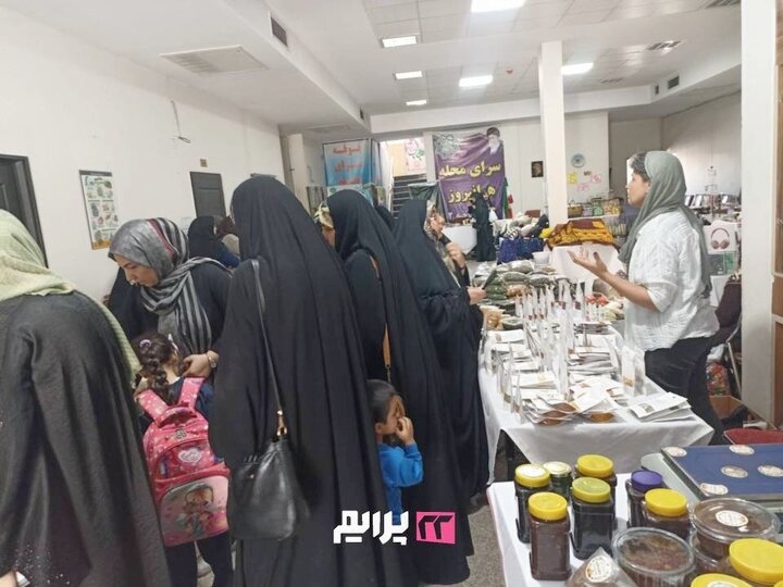 برپایی غرفه‌های مشاغل خانگی در محله هوانیروز