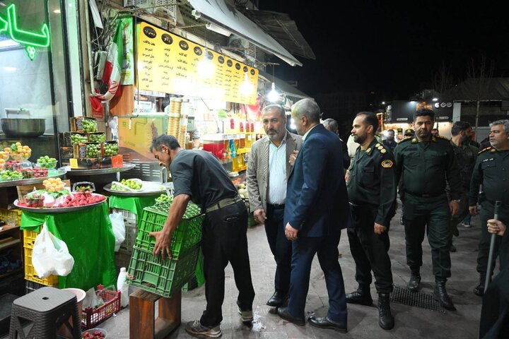 جمع آوری و ساماندهی بساط‌گستران در محور خیابان شهرداری