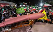 اجرای نمادین پرواز پهباد شاهد 136 در میدان ولیعصر(عج)