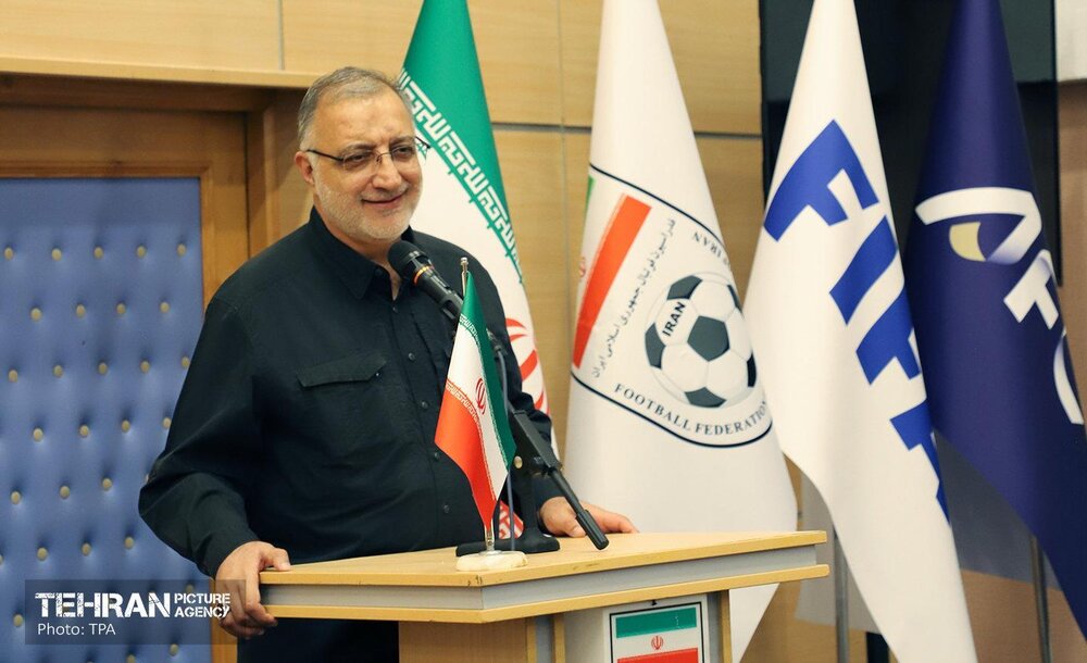 حضور شهردار تهران در اردوی تیم ملی فوتبال ایران