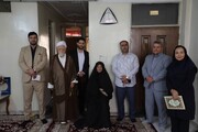 دیدار شهردار منطقه ۱۷ با خانواده شهید والامقام داوود حسینی