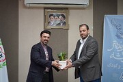 معاون شهردار منطقه ۱۴ از نومادران بیمارستان «مردم» عیادت کرد