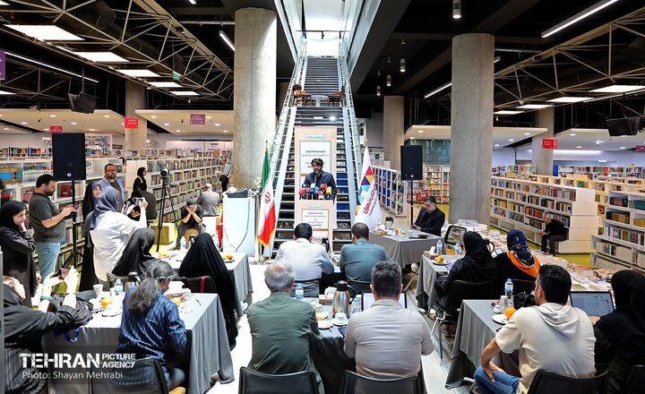 نشست خبری مشترک سخنگوی شهرداری تهران و مدیرعامل باغ کتاب تهران