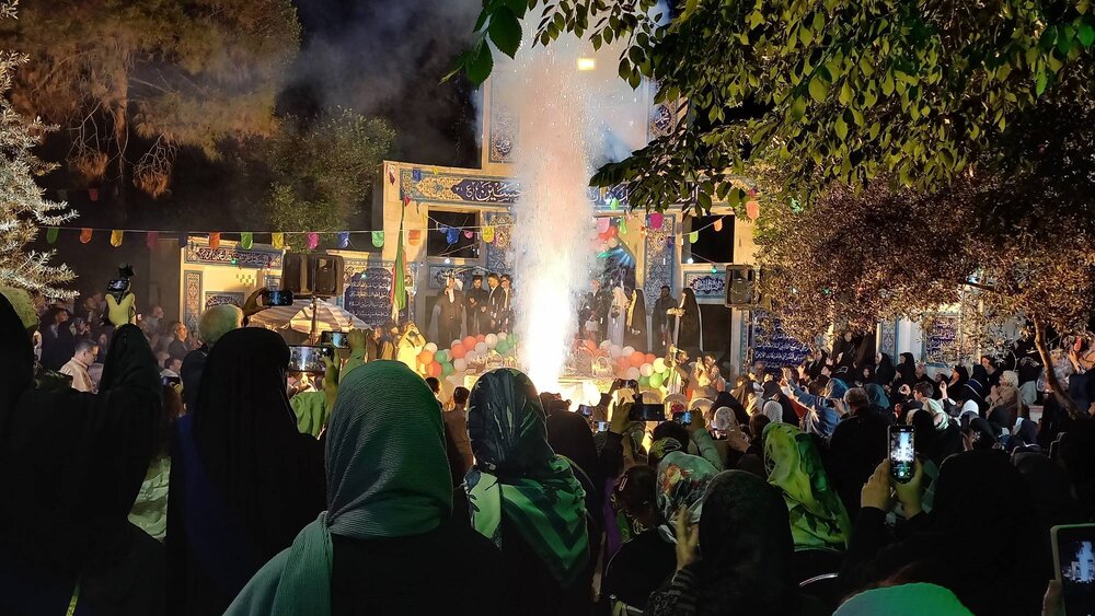 زندگی مشترک ۳۵ زوج در پنج نقطه منطقه ۱۰ آغاز شد