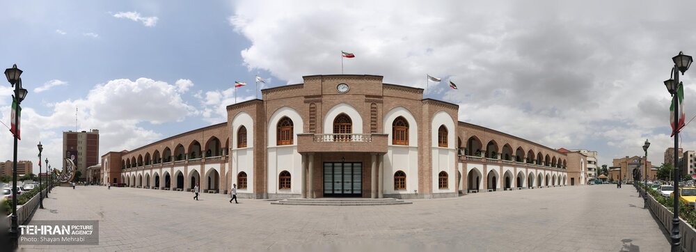 چراغ «خانه شهر» روشن است