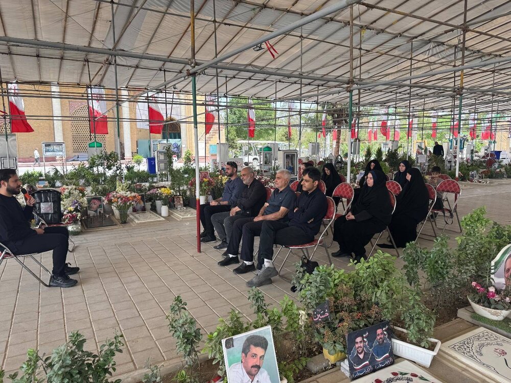 دیدار مدیران منطقه ۱۳ با ۹۰ خانواده معظم شهدا