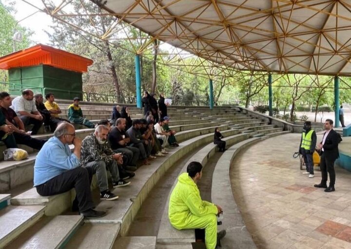 برگزاری کلاس آموزشی بهداشت و ایمنی برای اکیپ‌های سمپاشی منطقه ۶