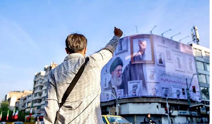 دیوارنگاره پایتخت در منطقه ۱۱ سوژه رسانه‌های خارجی/ پیام رهبر شهید انقلاب به جهان
