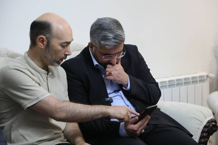 شهردار منطقه ۱۳ با ۱۲ خانواده معظم شهید جنگ تحمیلی سوم دیدار کرد