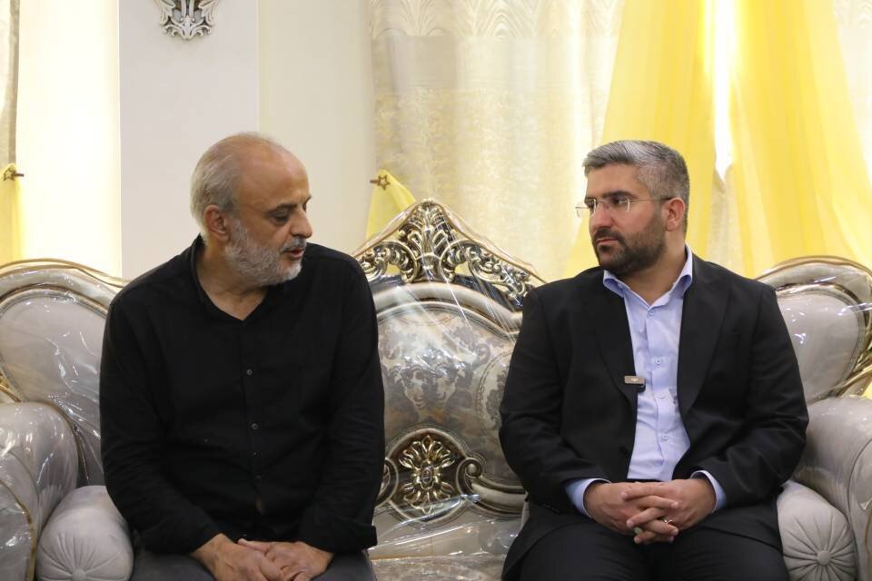شهردار منطقه ۱۳ با ۱۲ خانواده معظم شهید جنگ تحمیلی سوم دیدار کرد