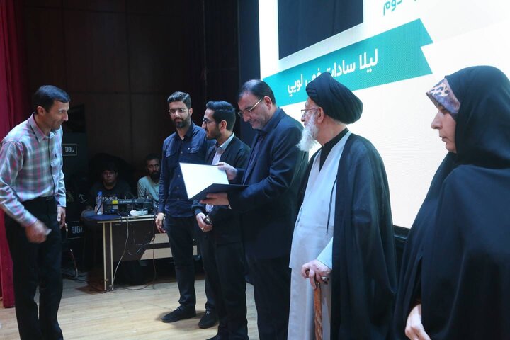 منطقه ۱۰ میزبان اختتامیه دومین کنگره بین‌المللی امام هادی(ع)/ تجلیل از ۳۰ برگزیده و رونمایی از سرود ویژه امام هادی(ع)