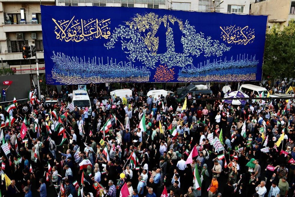 غدیر در خیابان انقلاب؛ از نقالی و سرود تا مواکب اطعام