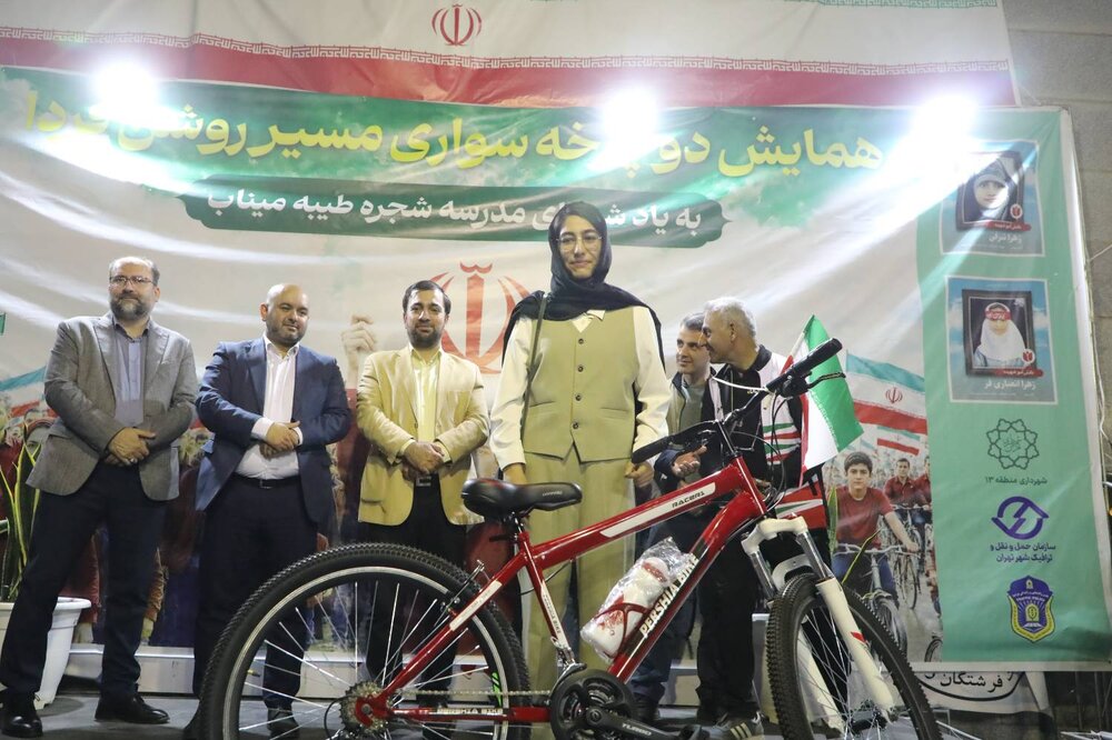 خیابان پیروزی برای نخستین بار میزبان همایش دوچرخه‌سواری شد