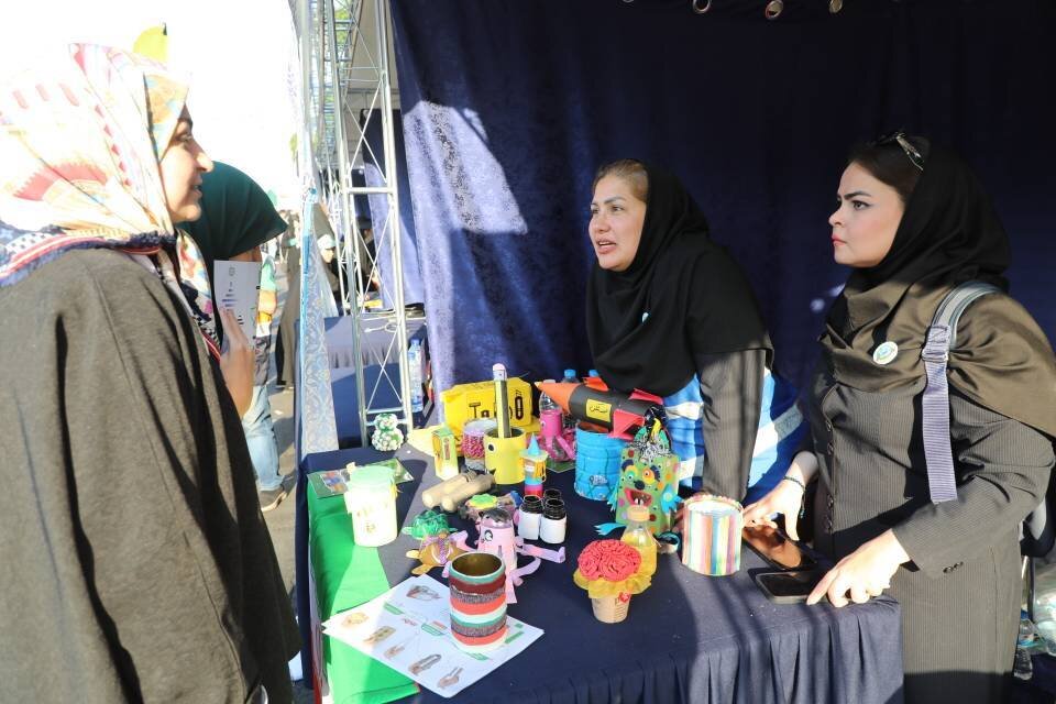 &nbsp;از آموزش شهروندی تا جمع‌آوری ۱۰ تن پسماند