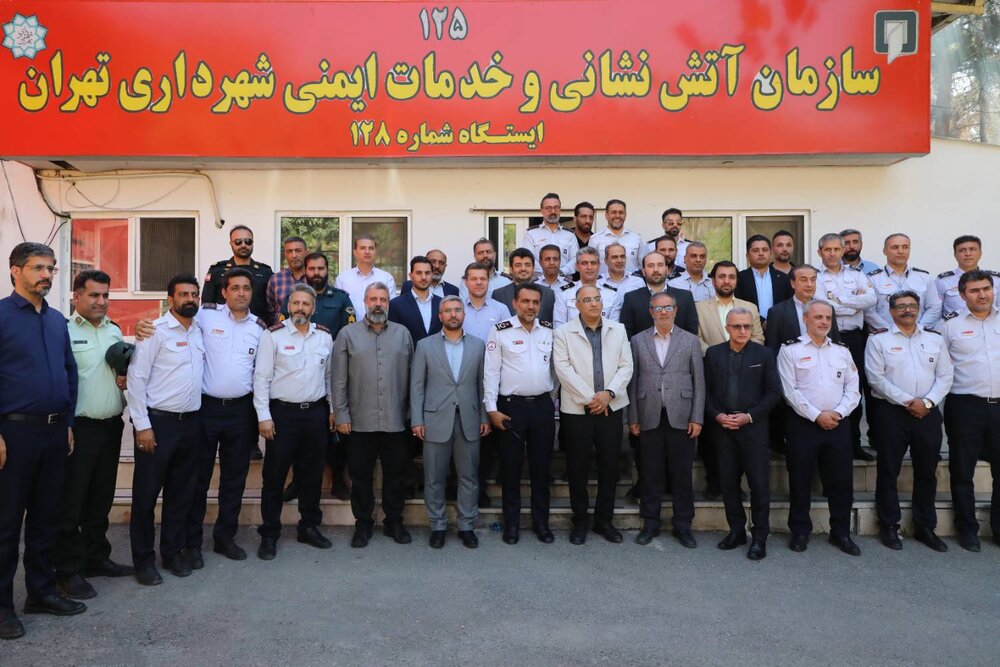 رفاه آتشنشانان باید همتراز جانفشانیهای آنان باشد