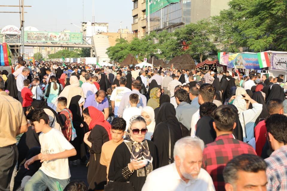 از میزبانی هزاران شهروند تهرانی تا جمعآوری ده تن پسماند در میهمانی کیلومتری غدیر