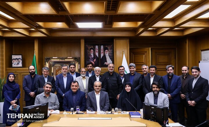 نشست صمیمانه شهردار تهران با معاون اول رئیس‌جمهور