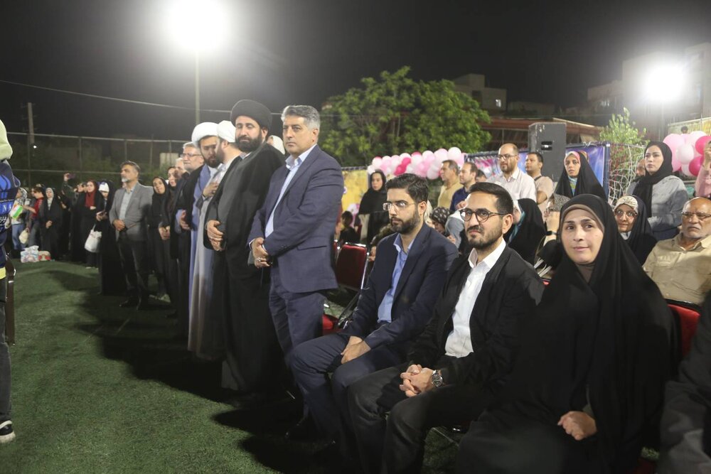 جشن تکلیف دانشآموزان دختر منطقه ۱۰ برگزار شد
