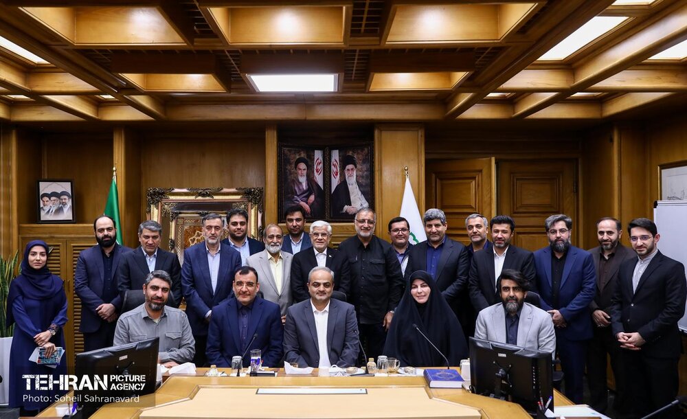 نشست صمیمانه شهردار تهران با معاون اول رئیس‌جمهور