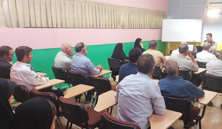برگزاری کارگاه بازآموزی قوانین ترافیکی ویژه تاکسیرانان منطقه ۲۲