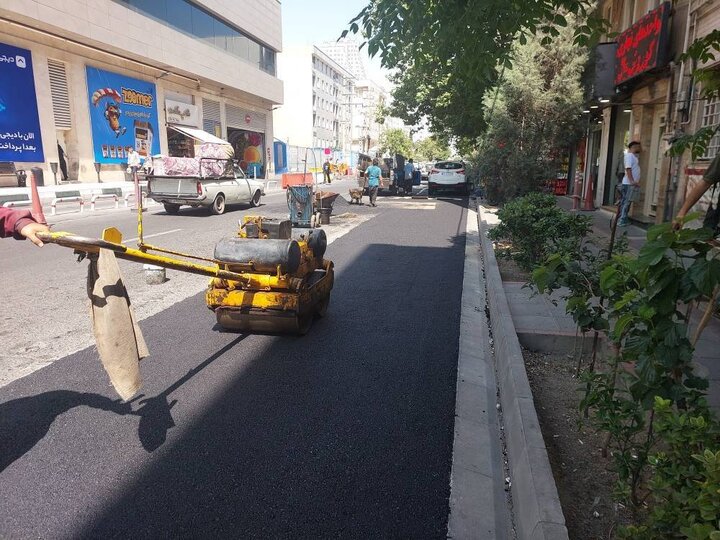 اجرای بیش از ۶ هزار تن آسفالت مکانیزه و لکه‌گیری در سطح منطقه ۵