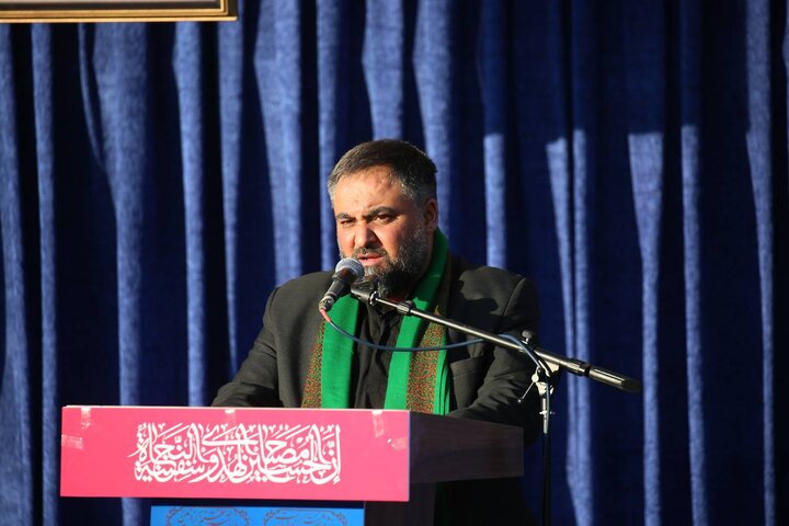 پرچم عزای حسینی برفراز پایتخت به اهتزاز درآمد