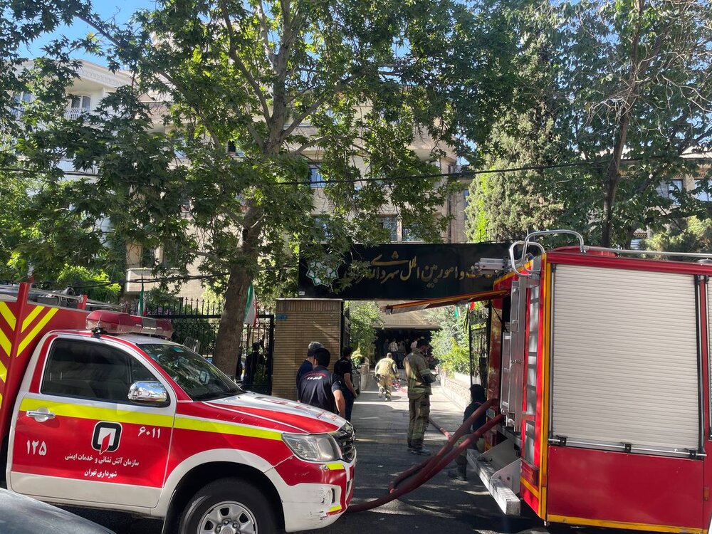 وقوع حادثه و انتشار دود در ساختمان مرکز ارتباطات و امور بین‌الملل شهرداری تهران